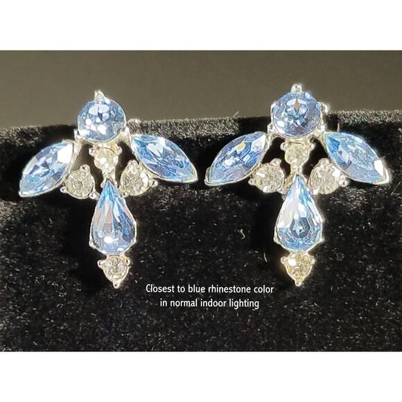 Vintage BOGOFF Blue Rhinestones Clip Earrings, "Vintage Jewels", 1950s - Picture 9 of 9